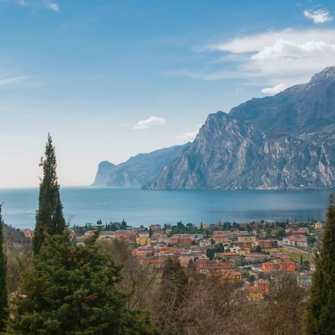 Il bagnino Andrea ci consiglia un'estate sul Lago di Garda