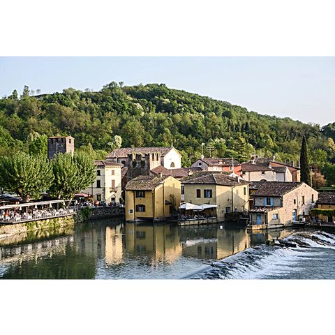 Borghetto sul Mincio un borgo sospeso sul fiume (Veneto - Borghi più Belli d'Italia)