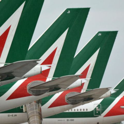 Alitalia, il mito oltre l’eterno salvataggio