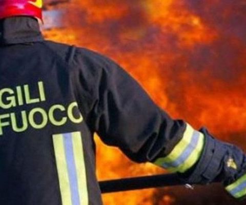 Milano, a fuoco un negozio cinese. Morti tre giovani