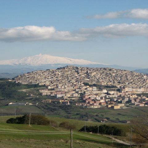 Gangi il borgo medievale che vive all'ombra di sua maestà Etna