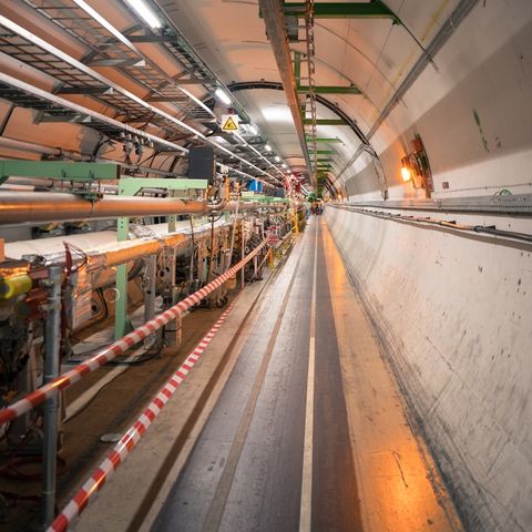 35 - La fabbrica di nuovi elementi: il CERN e l'Acceleratore Di Particelle - Fisica