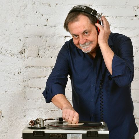Roberto Turatti: «Dai Decibel a oggi nel mio libro "50 anni di musica e sentimenti"»