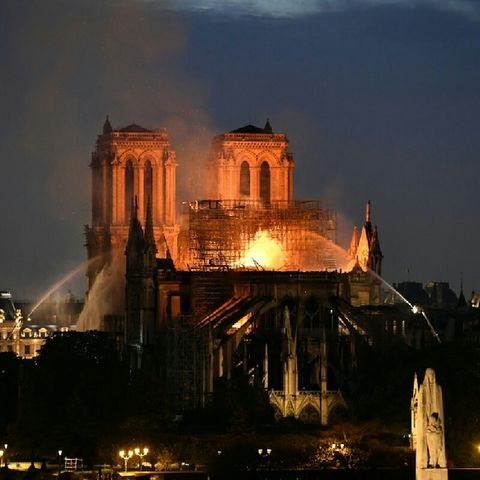 Episode 3 - Bastien Show : Notre Dame De Paris Sous Les Flammes !