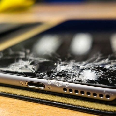 L'iPhone non fa più breccia! È la fine degli smartphone?