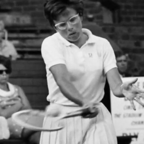 S41E35: Does The Women’s Football Need A “Billie Jean King” To Advocate For Equal Pay