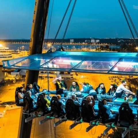 Dinner in the sky, il ristorante sospeso a 50 Mt d'altezza, sbarca a Napoli