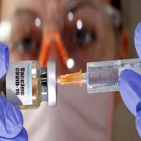 Suspenden pruebas de vacuna contra covid de Astra Zeneca por efectos adversos