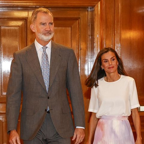 Crónica Rosa: Los reyes Felipe y Letizia viajarán a Valencia para apoyar a las víctimas de la DANA