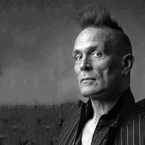 Author/musician/tv and radio host John Robb from the UK is my very special guest!