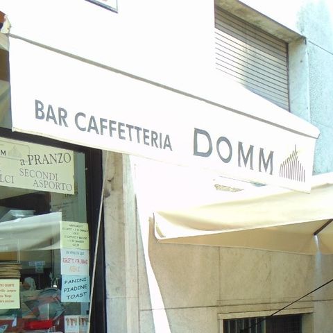 Milano, Bar Domm: «Se indovini il termine in milanese vinci un caffè»