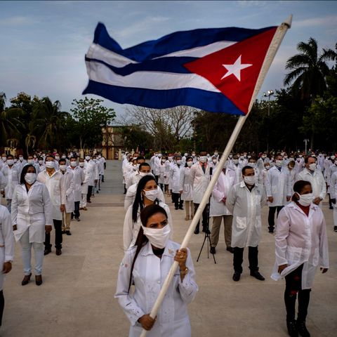Cuba: un régimen que esclaviza y se lucra de sus médicos