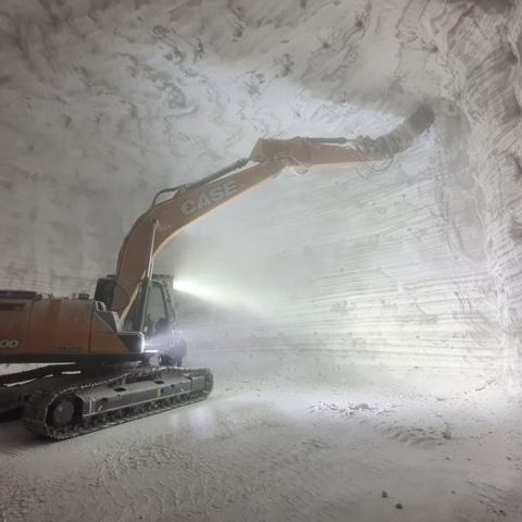 Ascolta la news: decine di macchine Case al lavoro in una delle più importanti miniere di sale d’Europa