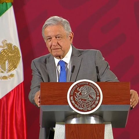 Algunos empresarios no piden, dan: AMLO