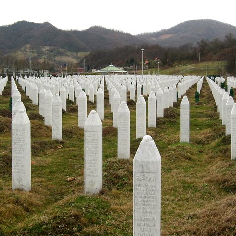 #1 Fra fællesskab til folkemord: 25 år efter Srebrenica
