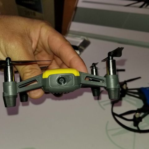 Tello un drone para tomarte selfies