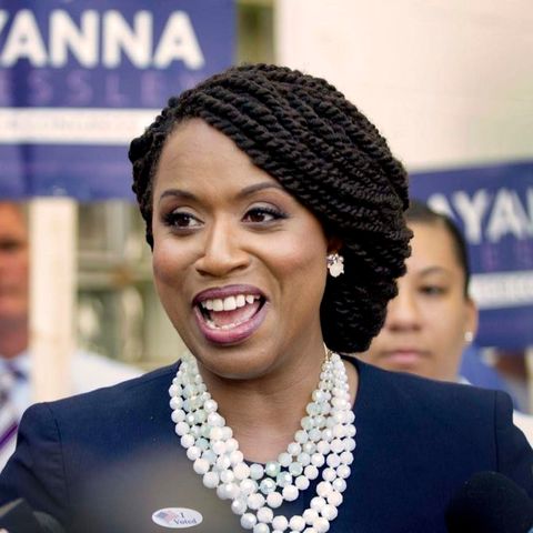 Episode 748 | Endorsements for Warren | Bernie is Our Nicest Offer | Revolution