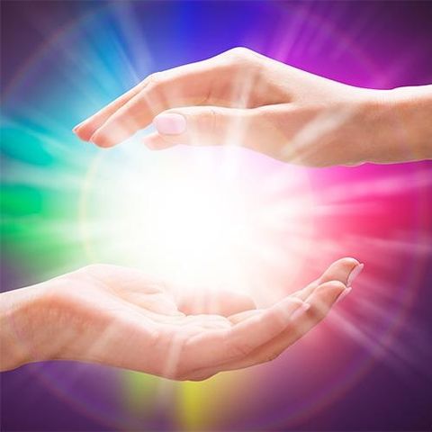Beyond Grief Radio with Angie Corbett-Kuiper: Redefining Loss & Grief: “The healing power of energy” Introduction to Reiki with Luna Star Va