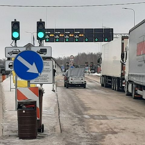 I camionisti in Lettonia: "La guerra c'è da 8 anni, dove eravate?' (dell'inviato Matteo Guidelli)