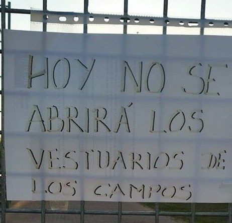 Vestuarios de los campos de fútbol del polideportivo Juan de la Cierva cerrados: ¿Verdadero o falso?