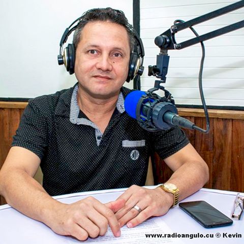 Gilberto García Acosta, reconocido locutor de la CMKO Radio Angulo