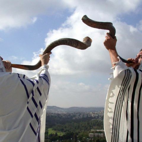 Rosh Hashanah Service with Daniel Whyte III