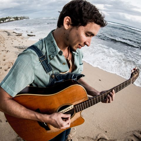 266 - Makana - Slack Key Guitar, Playing For the President, and Opening For Bad Company