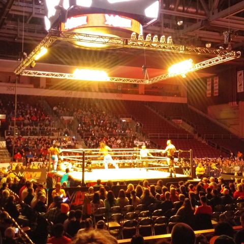 Through the Turnbuckles | Et Vous?