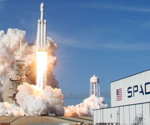 Space X: Trump e Musk presenti al nuovo lancio di Starship