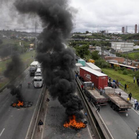 PODCAST. Brasile, sostenitori di Bolsonaro bloccano strade e autostrade