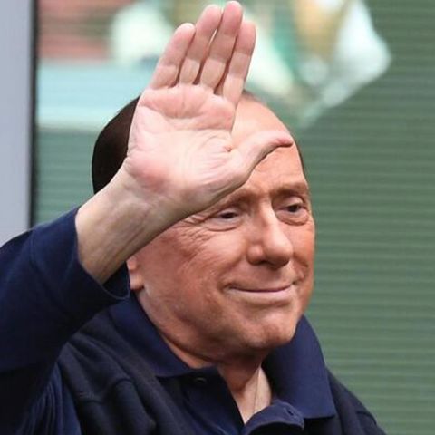 Polis - Berlusconi in terapia intensiva, ‘soffre di leucemia’ (di Anna Laura Bussa)