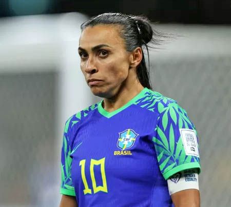 Marta dá adeus à Copa com eliminação precoce do Brasil