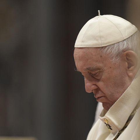 Il Papa: “Ucraina abbia il coraggio di negoziare”. Si scatenano le polemiche
