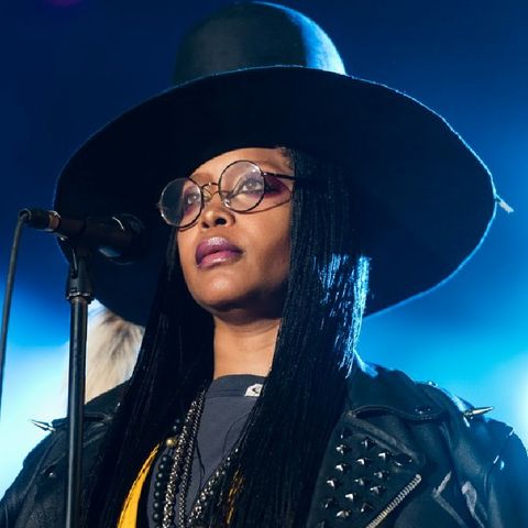Erykah Badu Sells Her Essense, For The Smell Of It.