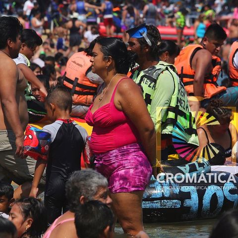Acapulco cancela actos masivos y prohíbe visitar playas