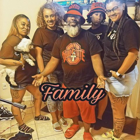 Friday Night Live with ManDeleon: Live with the Family