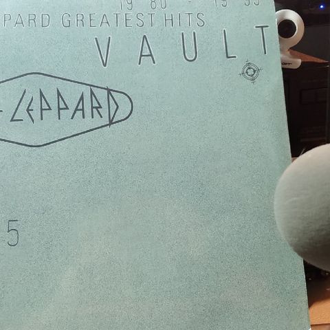 Def Leppard The vault 1980-1995 LP