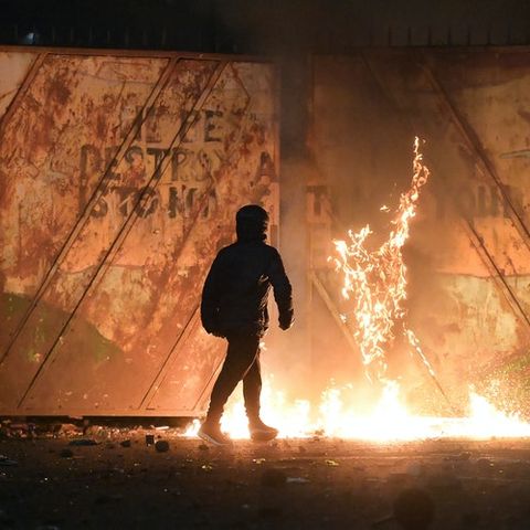 La scintilla della Brexit, il fuoco nelle notti di Belfast. Dialogo con Antonello Guerrera