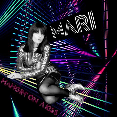 PROMO ARTISTS -  Mari Conti presenta il nuovo singolo "Hanging on a kiss"
