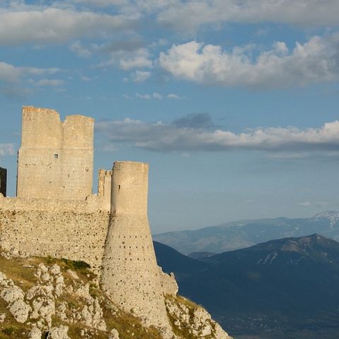 Meraviglie d'Abruzzo Rocca Calascio tra storia e curiosità