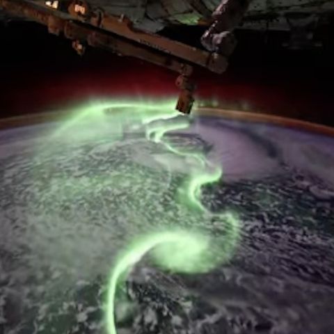 918-Auroras from Space