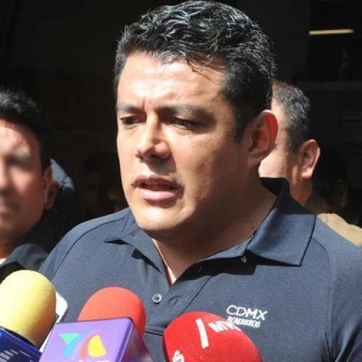 El ex líder del Sindicato del Cuerpo de Bomberos, Ismael Figueroa es buscado por la Interpol