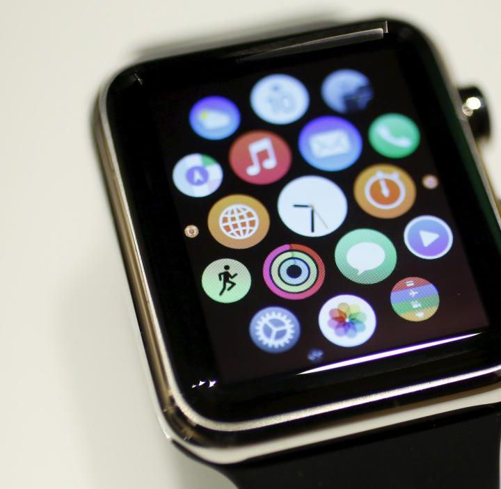 Technovert 120416 - Aniversario del Apple Watch, Uber y su tarifa dinámica, Facebook cumpliendo profecías