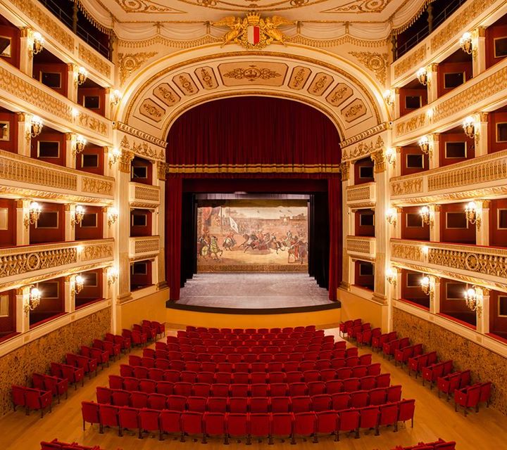 Teatro Piccinni • Bari