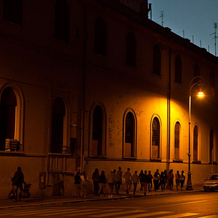 #399 Romani tarTASSATI, guerra ai minimarket, cittadinanza negata e altre storie di Roma