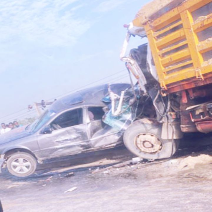 LAGOS - NIGERIA :Two persons killed in multiple crashes on Ikorodu road