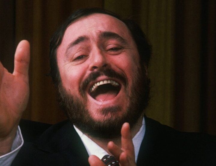 Luciano Pavarotti, il tenore pop che ha fatto cantare il mondo