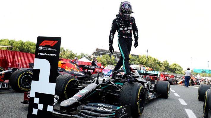 Formula 1, Hamilton alla Ferrari: ecco la replica del boss Mercedes Toto Wolff