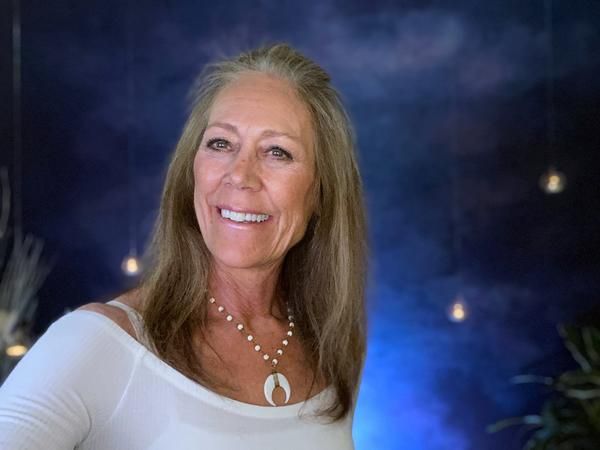 Lori Ann from Ascending Souls Journey Chats with Donna Lyons on The WOW SHOW