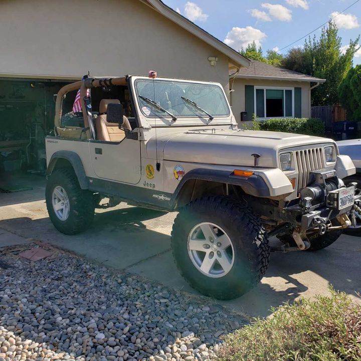 Episode 19: Chris Cleaned the Garage...Found a Jeep!